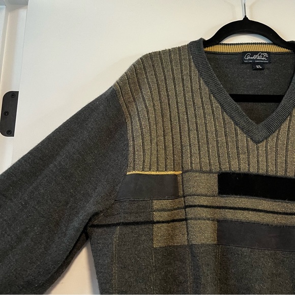 Arnold Palmer | Grandpa Sweater - Picture 2 of 13